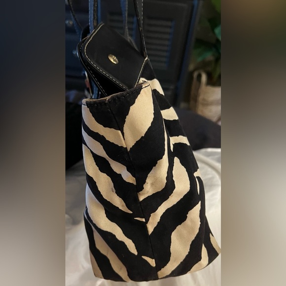 Kate spade zebra purse - Picture 7 of 11